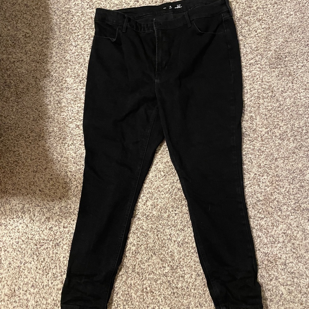 Old Navy Old Navy Wow Skinny Jeans Petite in Black